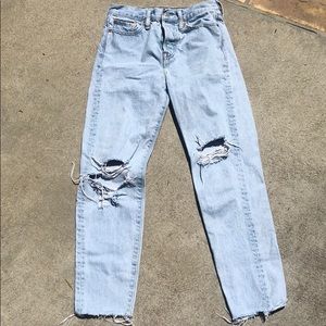 levi ripped jeans